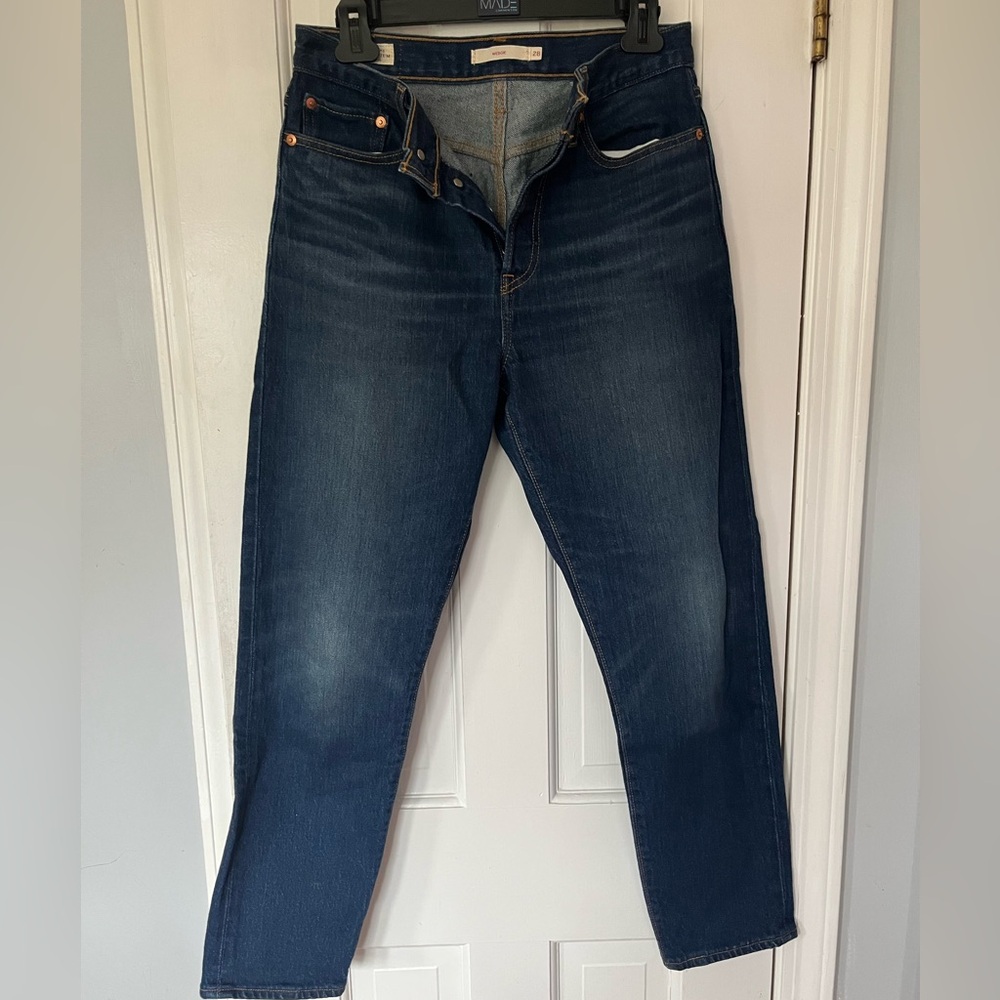 Levi’s Premium, wedgie fit, size 28 dark wash jeans